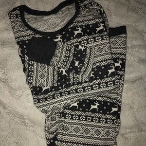 COZY PAJAMA SET! 🦌❤️